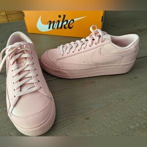 Nike Women's Pastel Pink Blazer Low Platform Sneakers New in Box Size 7.5